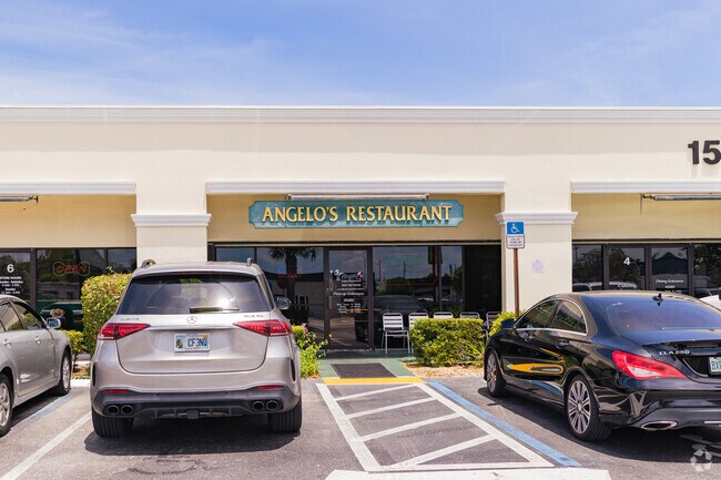 Angelo's restaurant in Jupiter Lakes is a popular dining spotfor residents.