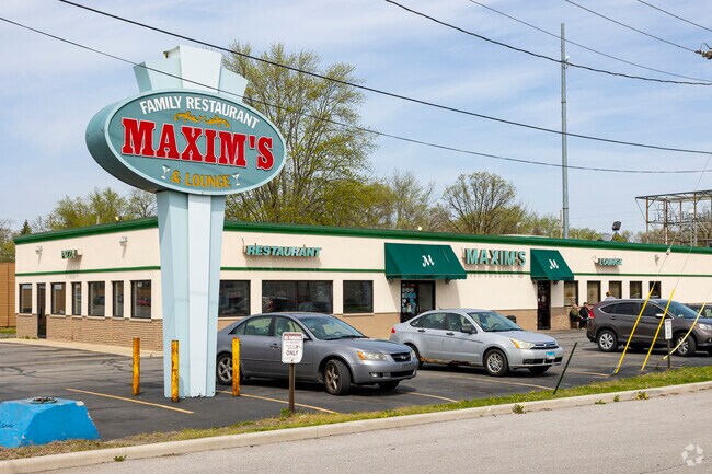 Easy going Maxim's restaurant is located on Broadway st in Turkey Creek.
