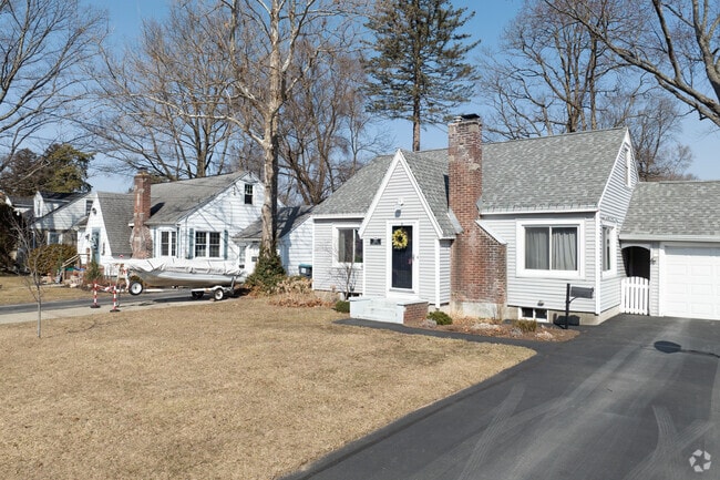 Some lovely cape cods in Rotterdam, NY.