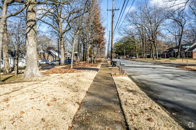 Colonial Acres has safe sidewalks making it the perfect walkable neighborhood.