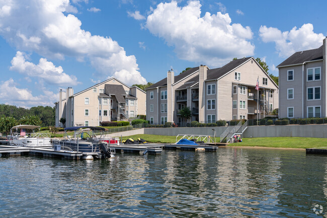 The Blackwater Apartments in Antioch sits right along the lake and features private docks.