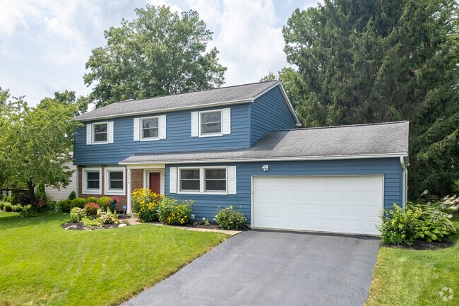 Highpoint-Glen homes often have beautiful lawns and landscaping.