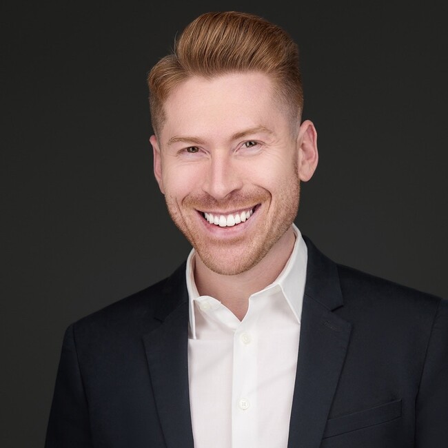 Agent Photo