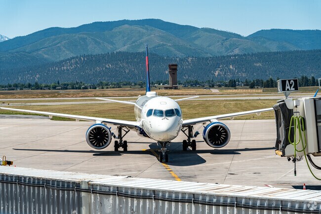 Find convenient travel at Missoula Montana Airport near the Lewis and Clark neighborhood.