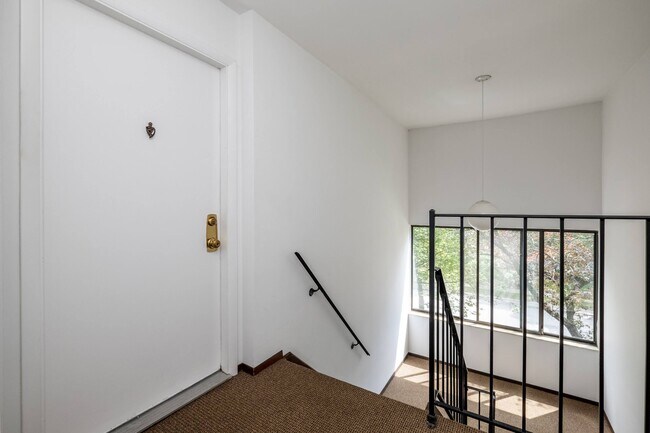 Maplecrest Apartments - Birmingham Apartments, Birmingham, MI 48009 - photo 7