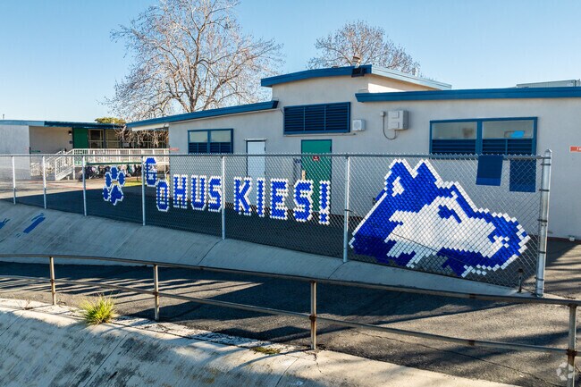 Hawthorne Elementary School is home of the Huskies.