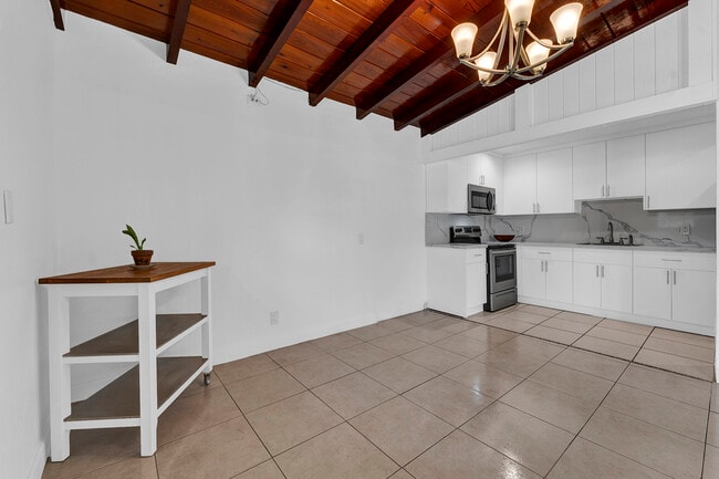 361 SE 6th Ave, Hialeah, FL 33010 - photo 5