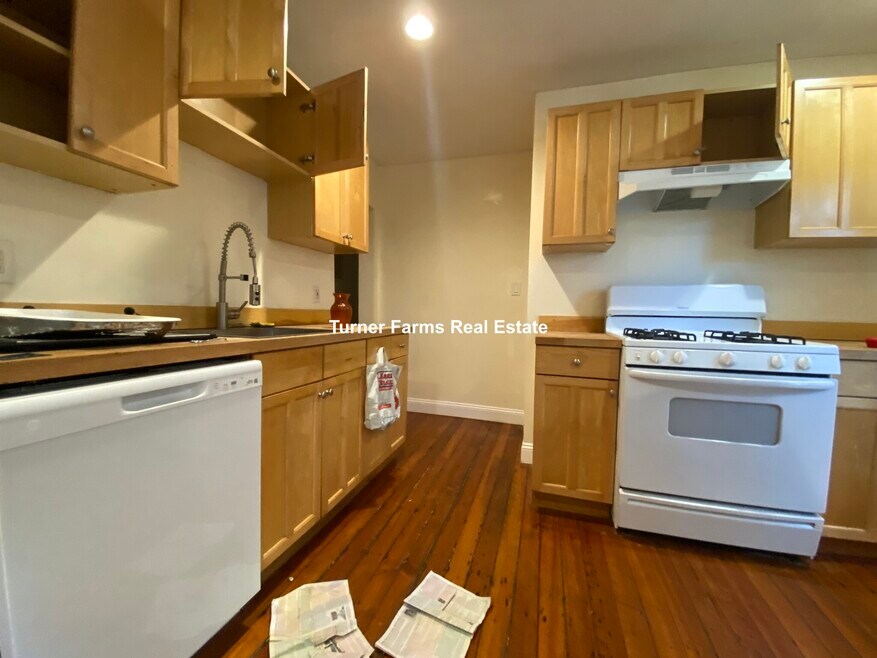 65 Pleasant St unit 2, Cambridge, MA 02139 - photo 1