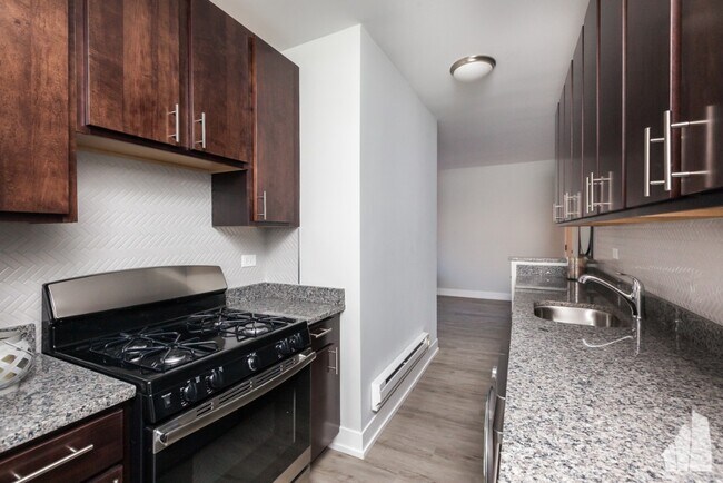 703 W Brompton Ave unit 18, Chicago, IL 60657 - photo 7