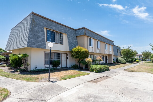 Town homes are a great housing option in the Glen Eden neighborhood.