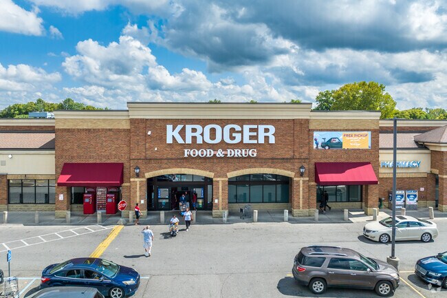 Kroger Marketplace offers an onsite pharmacy for convenient access to prescriptions.