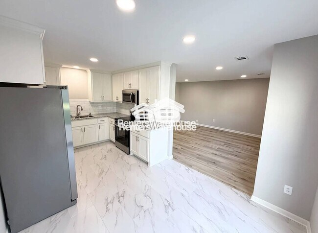 7101 W 69th St, Overland Park, KS 66204 - photo 4