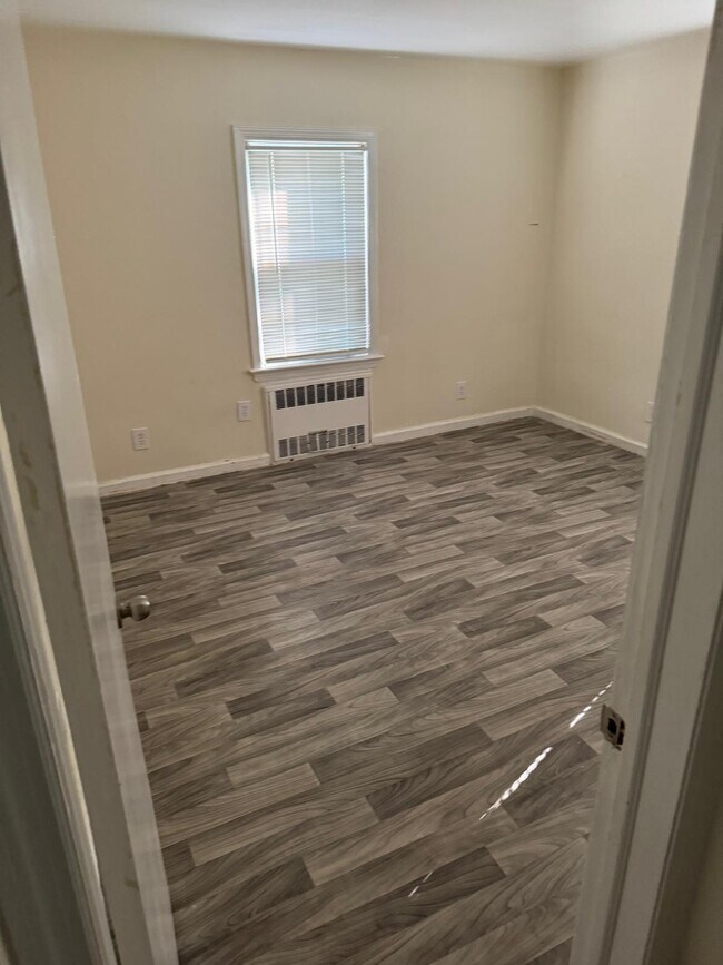 32 Starr Ave unit 3, Monticello, NY 12701 - photo 3