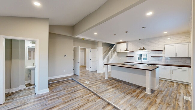 2111 S A St, Elwood, IN 46036 - photo 2