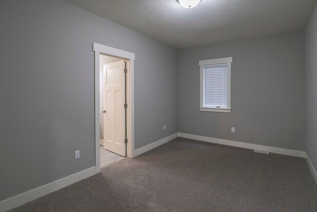 616 4th St NW unit 1, Grand Rapids, MI 49504 - photo 7