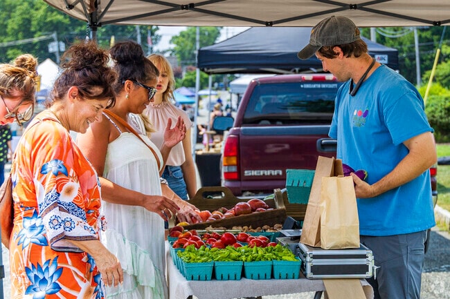 Explore the Hopatcong Farmers Market’s vibrant selection of fresh fruits and vegetables.