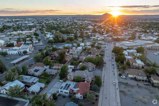 Alameda Depot boast historic homes and charming streetscapes.