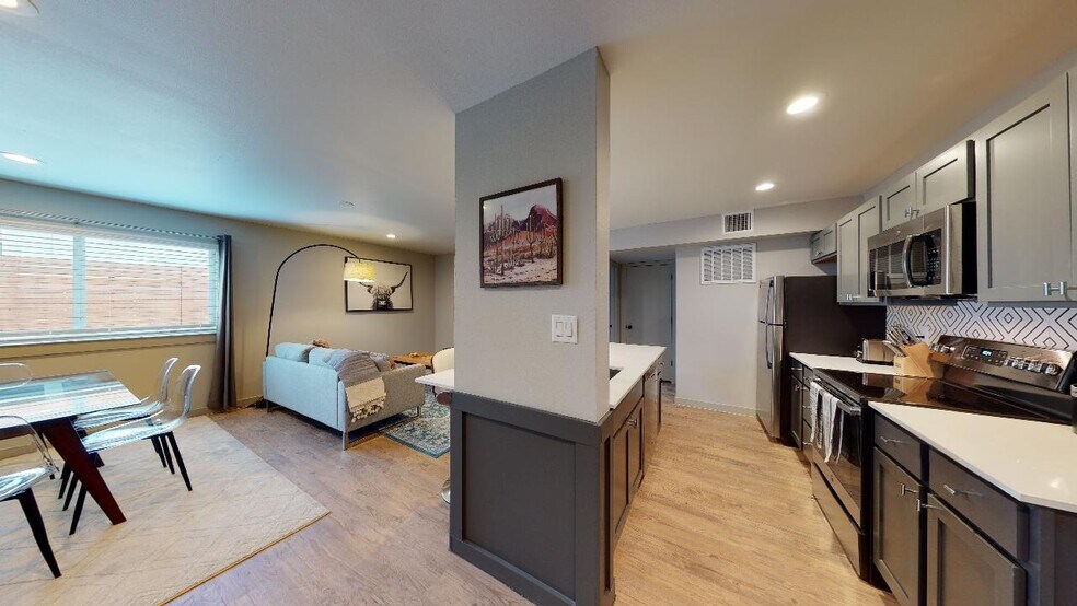 Garrett on the Green, Dallas, TX 75206 - photo 2