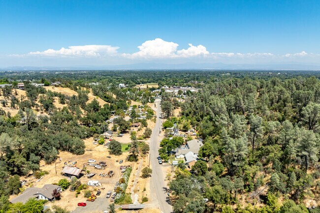 Branstetter is rural while still being a short drive from Downtown Redding.