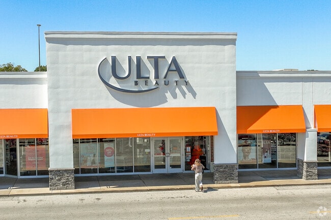 The parkway leads to the east sides major shopping hub surrounding the White Oaks Mall.