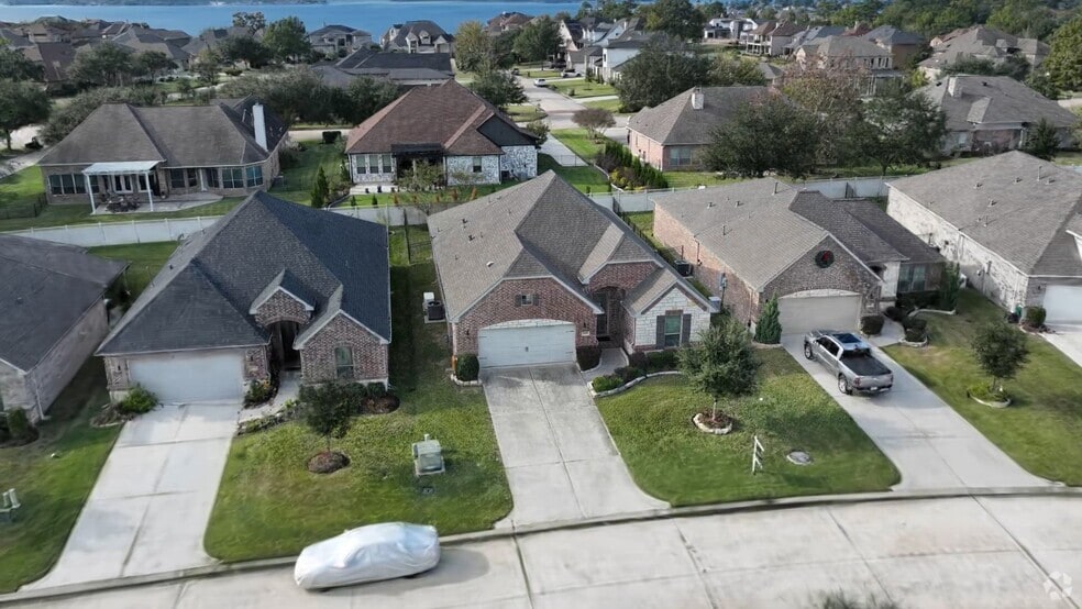 5757 Lakeside Villas Ct, Conroe, TX 77304 - photo 2