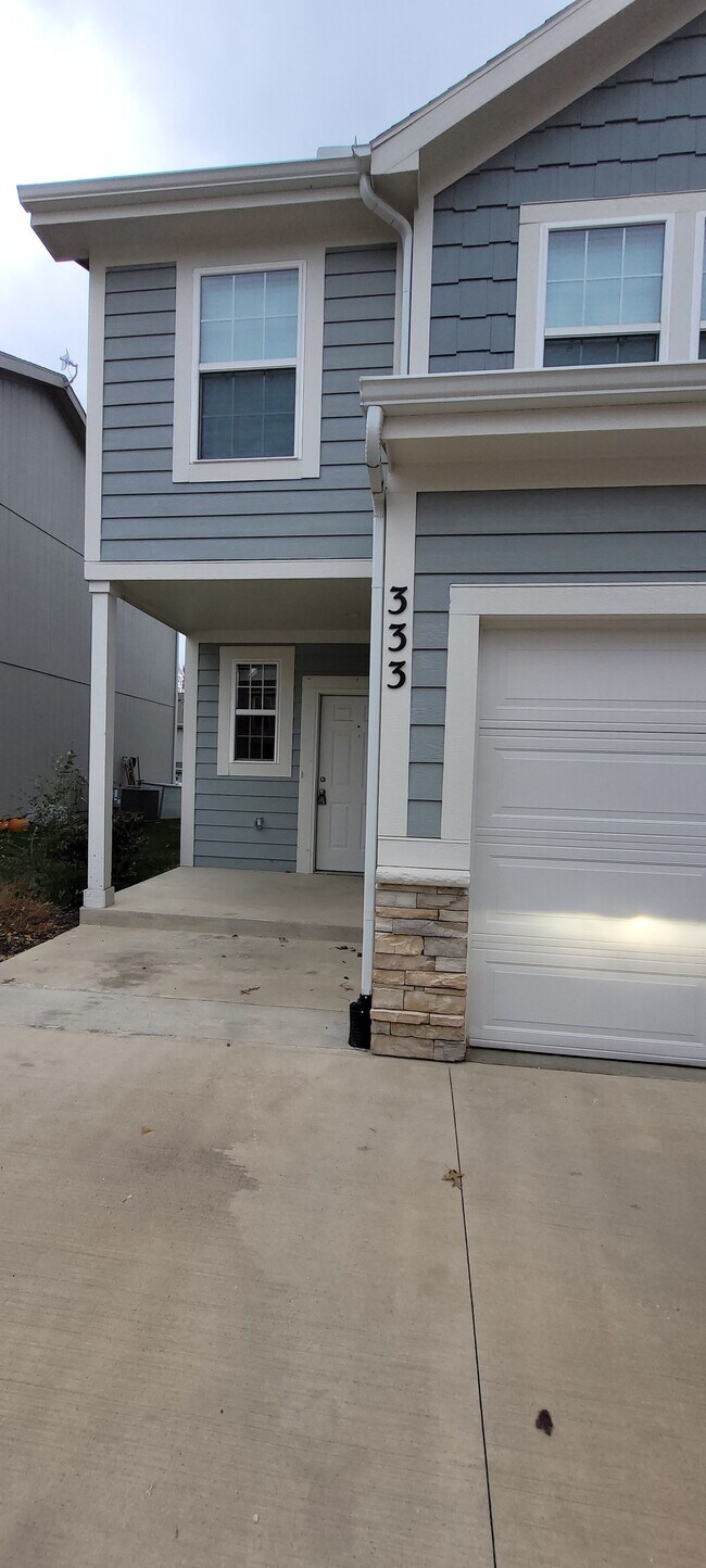 333 N 5th Terrace, Louisburg, KS 66053