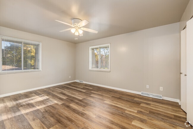 2BR, 2BA - 1,100SF - Bedroom