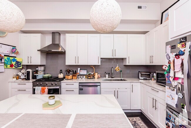 812 S Oakley Blvd unit 2, Chicago, IL 60612 - photo 7