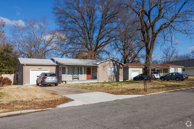 Royal Heights offers many ranch-style homes throughout the neighborhood.