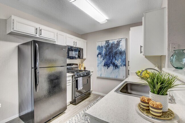 Parkway at Silverado Ranch, Las Vegas, NV 89183 - photo 6