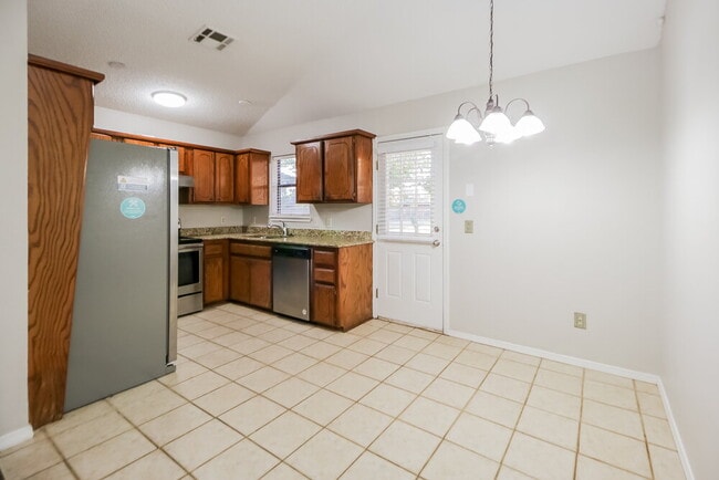 12509 Ridgegate Rd, Yukon, OK 73099 - photo 6