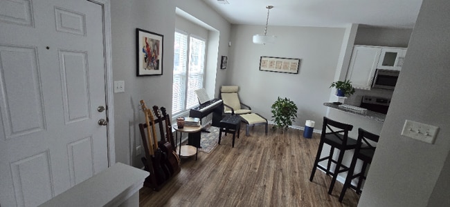 4747 Forestridge Commons Dr, Charlotte, NC 28269 - photo 2