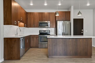 244 4th St E, Saint Paul, MN 55101