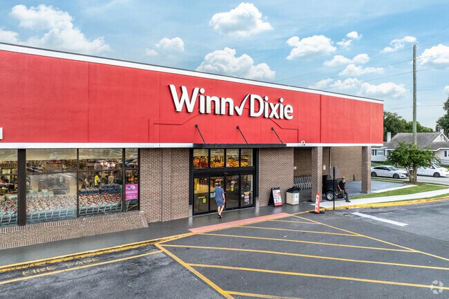 There is a Winn Dixie grocery store very close to Daisy Lake for grocery needs.
