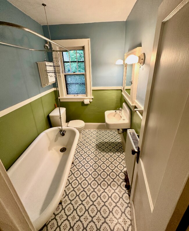 931 Ashland Ave, Saint Paul, MN 55104