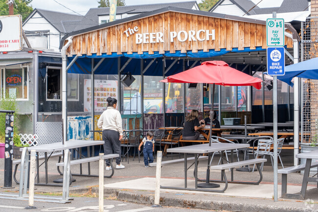 The Beer Porch on Main Street in Vancouver offer ample out door seating for its guests.