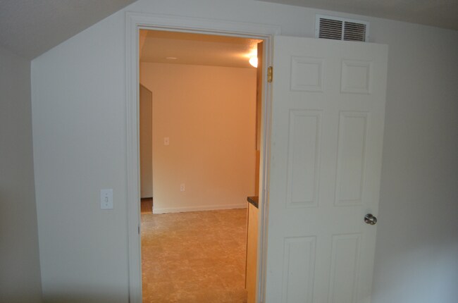 625 S Oak St unit B, Mount Pleasant, MI 48858 - photo 7