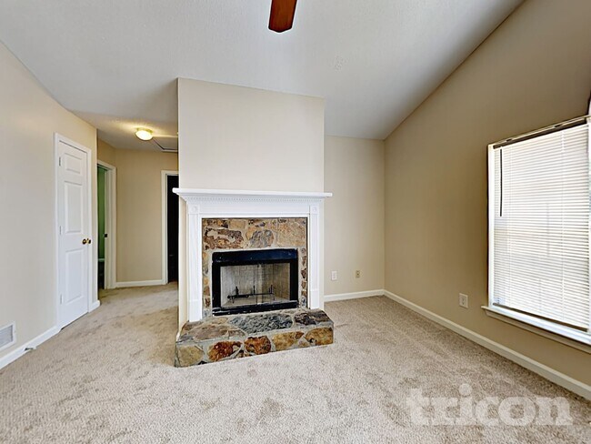 2218 Alyssa Ct, Lithia Springs, GA 30122 - photo 4