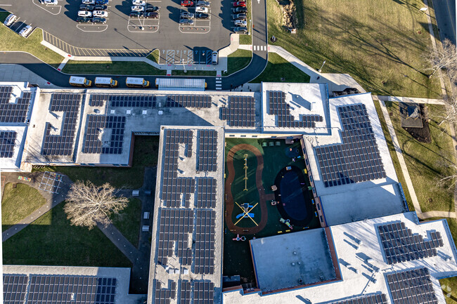 Linwood Middle School is located in North Brunswick, NJ, which is in a large suburb setting.