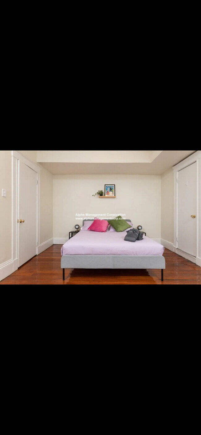 208 Winthrop Rd unit 1, Brookline, MA 02445 - photo 3