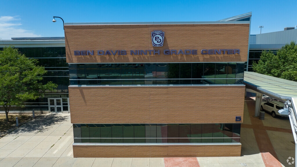 Ben Davis Ninth Grade Center is centrally located in the Chapel Hill-Ben Davis neighborhood.