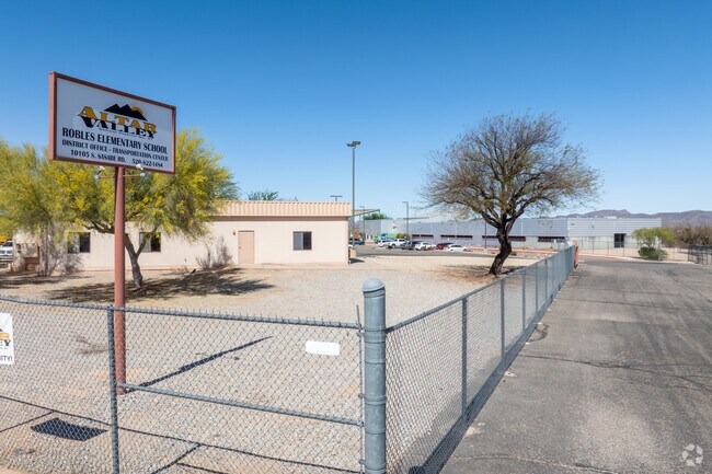Robles Elementary in Tucson is home of the Bobcats.