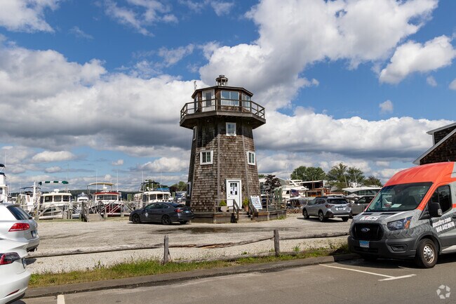 There are plenty of marinas to dock your boat in Essex.