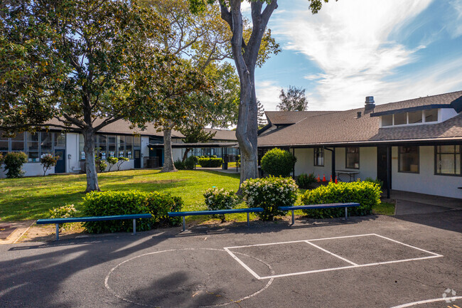 Bagby Elementary School Courtyard and recess area.