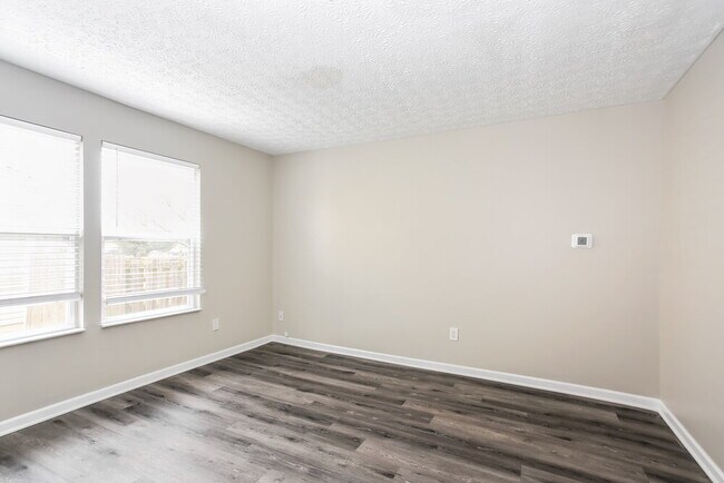 5271 Gobel Dr, Groveport, OH 43125 - photo 7