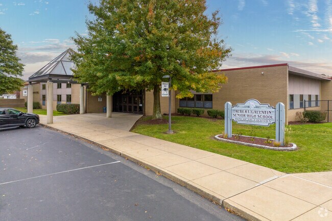 Albert Gallatin Area Senior High School earns a C- from Niche.