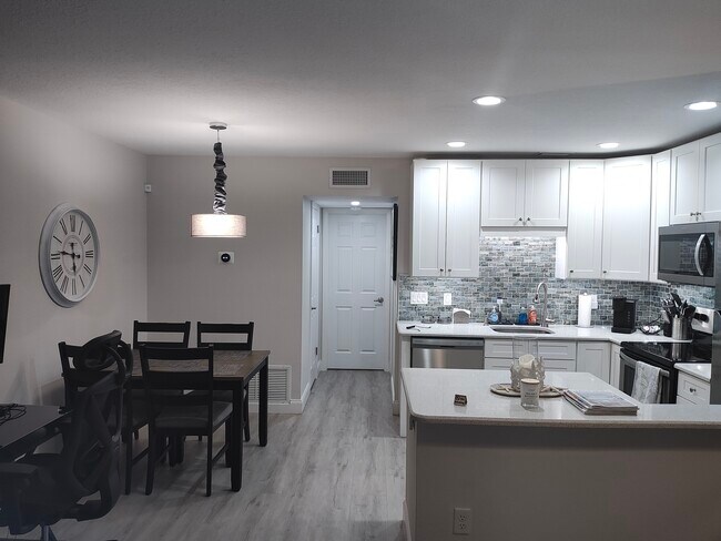 1 Vista Palm Ln unit 104, Vero Beach, FL 32962 - photo 4