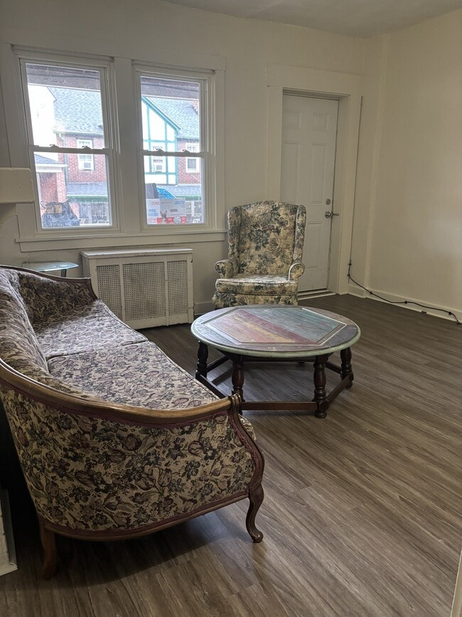 207 Chesterfield Rd, Pittsburgh, PA 15213 - photo 4