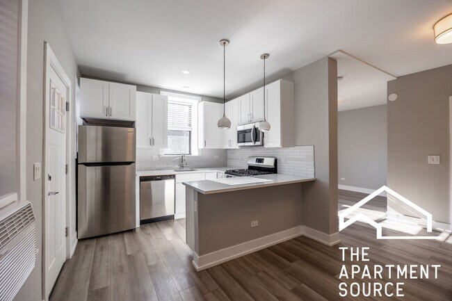 3937 N Janssen Ave unit W3, Chicago, IL 60613 - photo 2