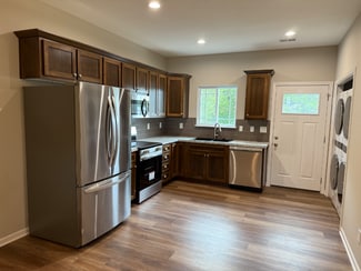 842 E 8th St, Ottawa, KS 66067